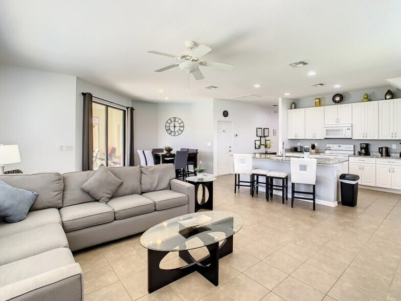 Building Photo - 2533 Rosemont Cir