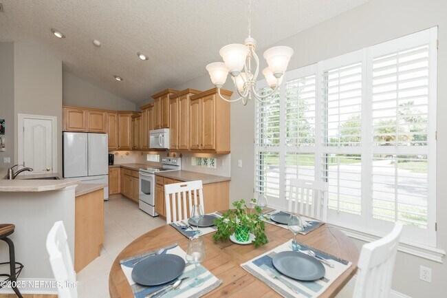 Building Photo - 212 Island Green Dr