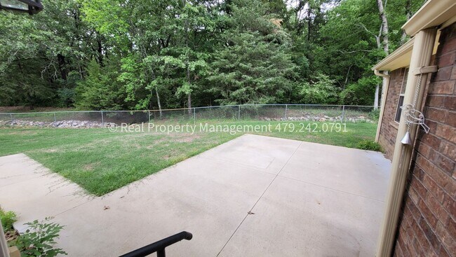 Building Photo - COMING IN JULY! Beautiful 3 bed/2 bath Hom...