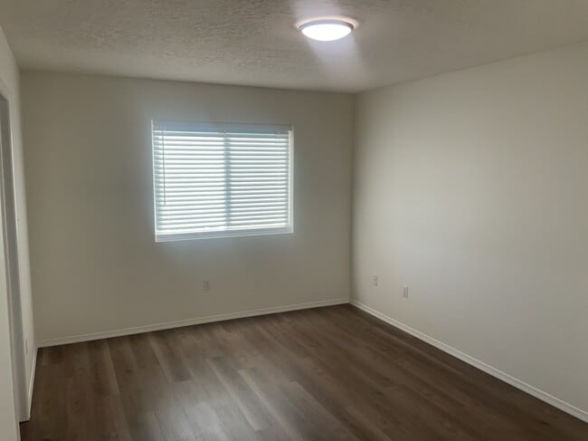 Building Photo - 10428 Pamplona St NW