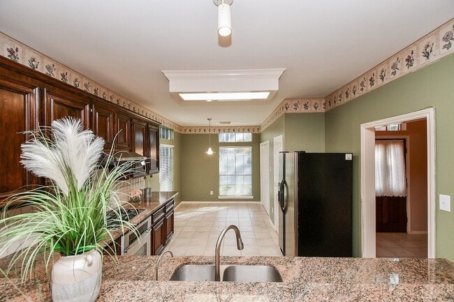 Building Photo - 4202 Creek Hollow Ln