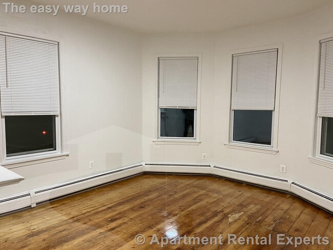 Building Photo - 252 Windsor St