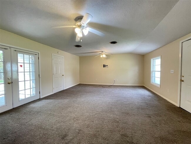 Building Photo - 140 Laurel St