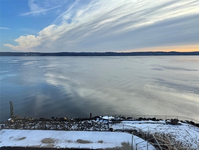 Building Photo - 103 Gedney St