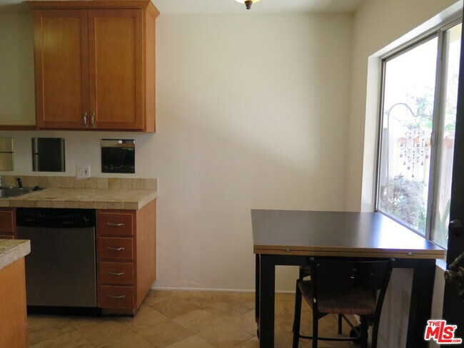 Building Photo - 1432 Stanford St