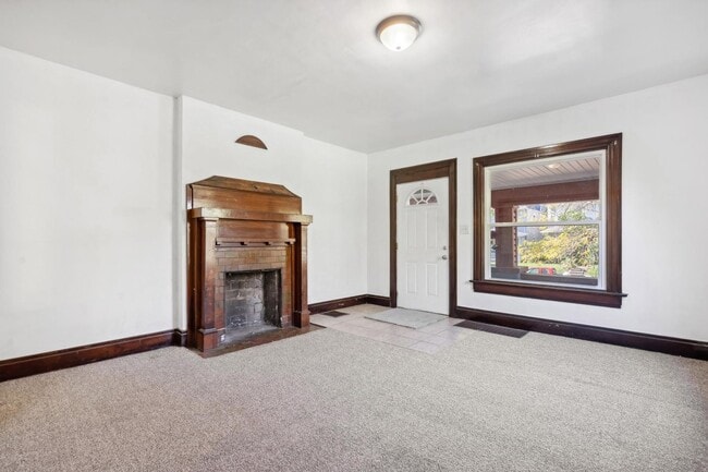 Building Photo - 112-114 Rockwood Ave - 114
