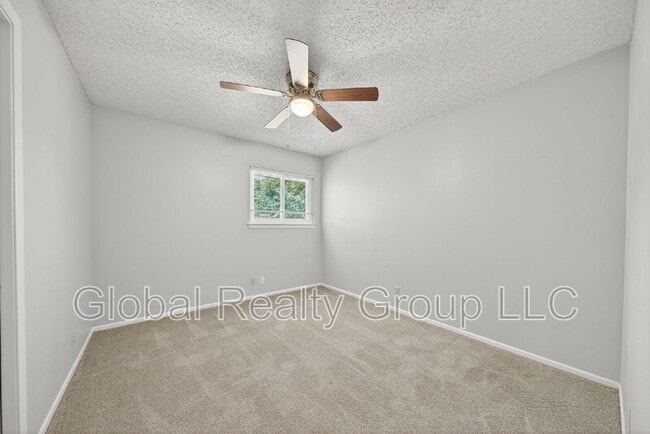 Building Photo - 133 Thomas Edison Dr