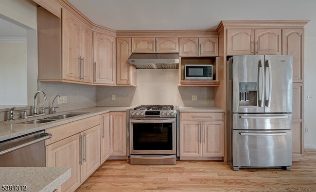 Building Photo - 326 Araneo Dr