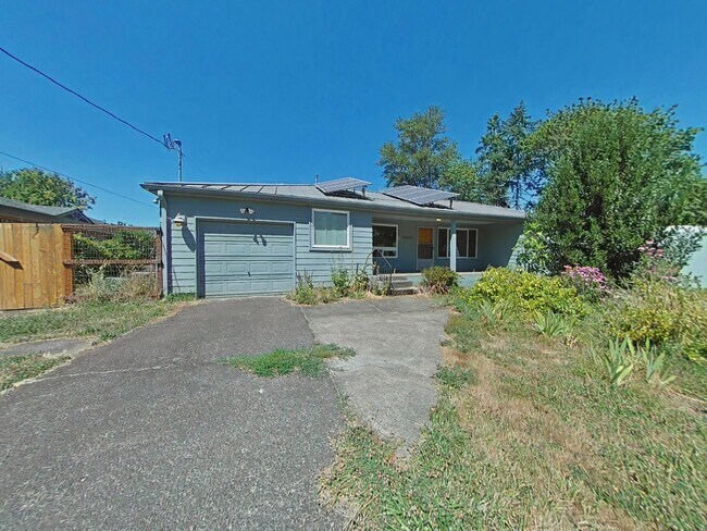 Primary Photo - 2 Bedroom House ~ Albany ~ Pet Friendly