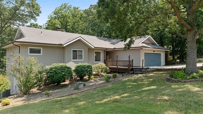 Building Photo - 44 Sandwick Dr