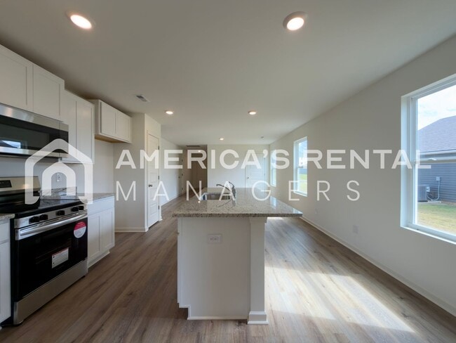 Building Photo - Coming Soon! Available to View Now!!