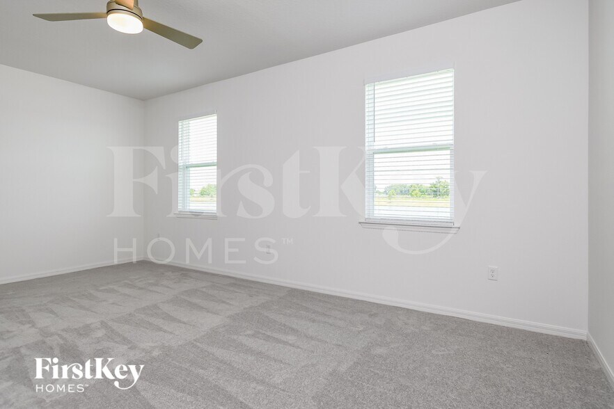Building Photo - 1618 Isleta Lp