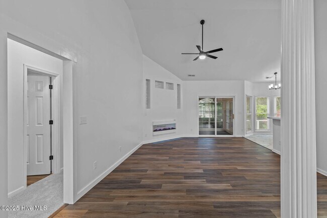 Building Photo - 1122 Mill Run Rd