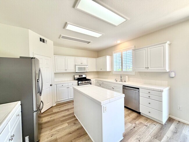 Building Photo - 46383 Vianne Ct
