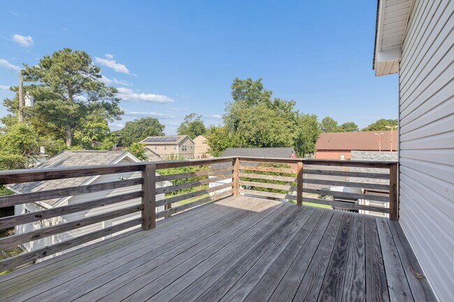 Building Photo - 317 Cottonwood Ave