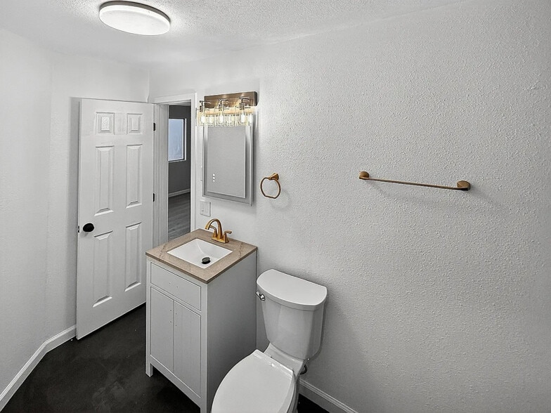 Building Photo - 4483 Bond St