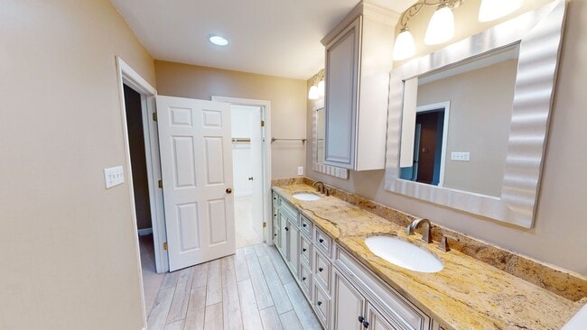 Building Photo - Cottage Style Home in Pinehurst $500 OFF 1...
