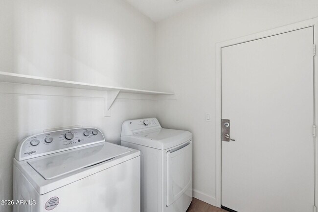 Building Photo - 39518 N White Tail Ln