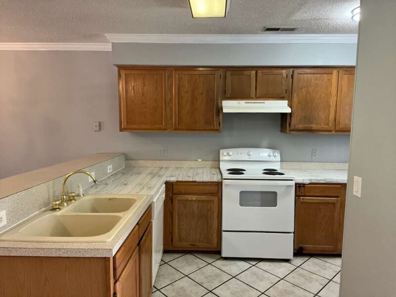 Building Photo - 4025 Sandtrap Ave