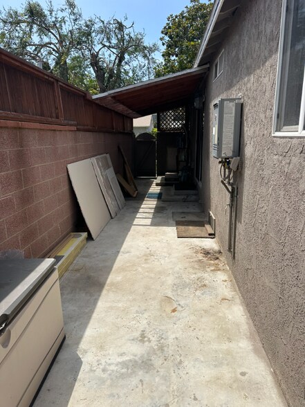 Building Photo - 2615 Armour Ln