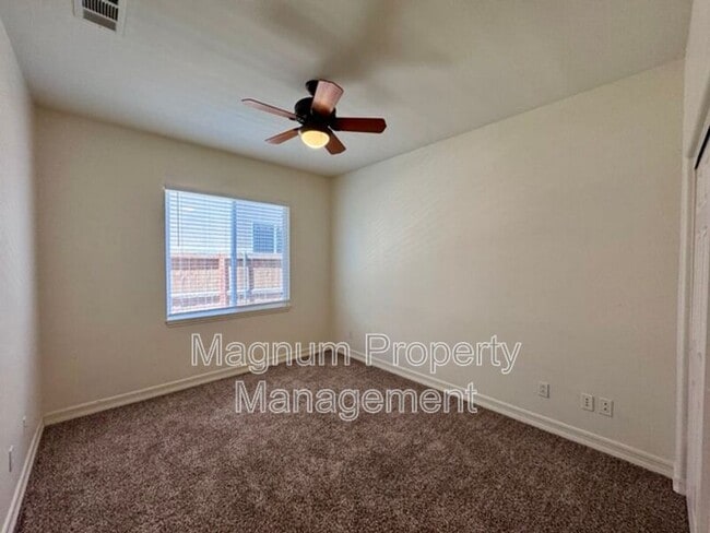 Building Photo - 44780 Rutherford St