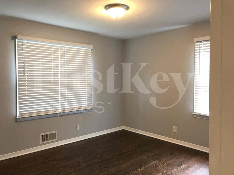 Building Photo - 8712 Marty Ln