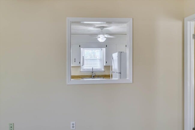 Building Photo - 125 Cyndee Cir