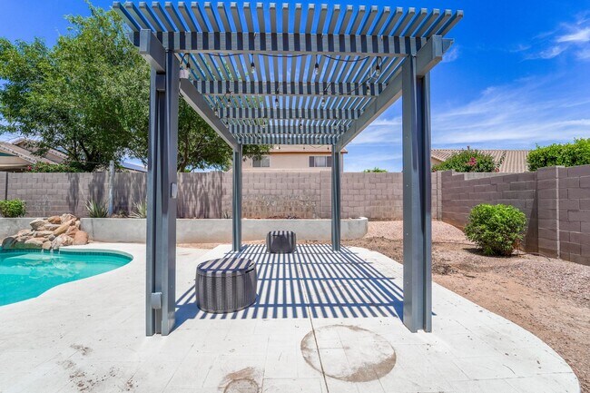 Building Photo - Your Goodyear Retreat Awaits – Updated 4BR...