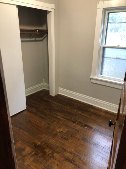 Building Photo - 412 W Ridge St