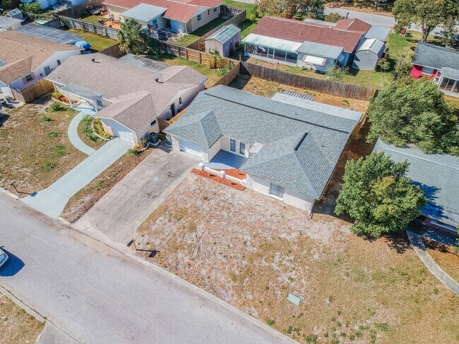 Building Photo - 3/2/1 in Port Richey