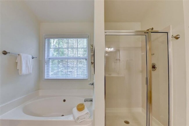 Building Photo - 335 Pintail Ct