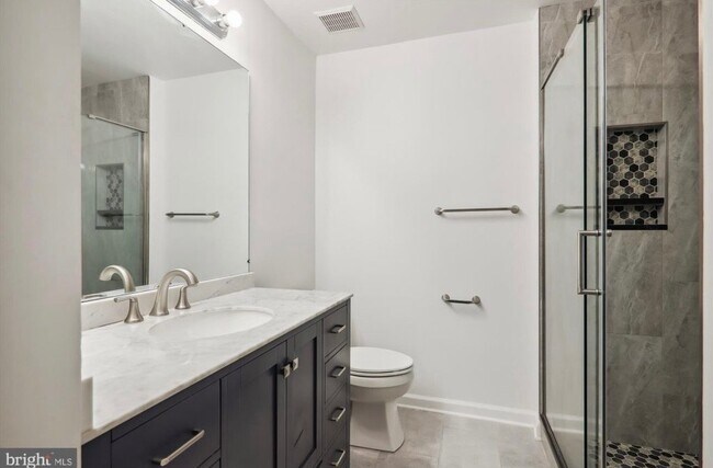Building Photo - 13652 Palmetto Cir