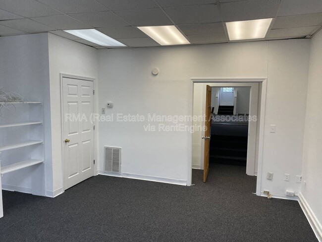 Building Photo - 11 Market St