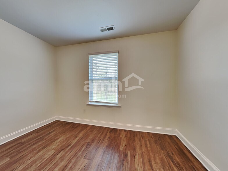 Building Photo - 7112 Garrett Ct