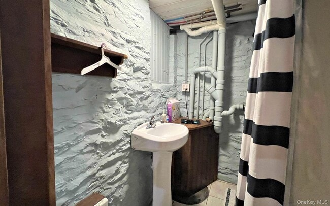 Building Photo - 2293 NY-9G