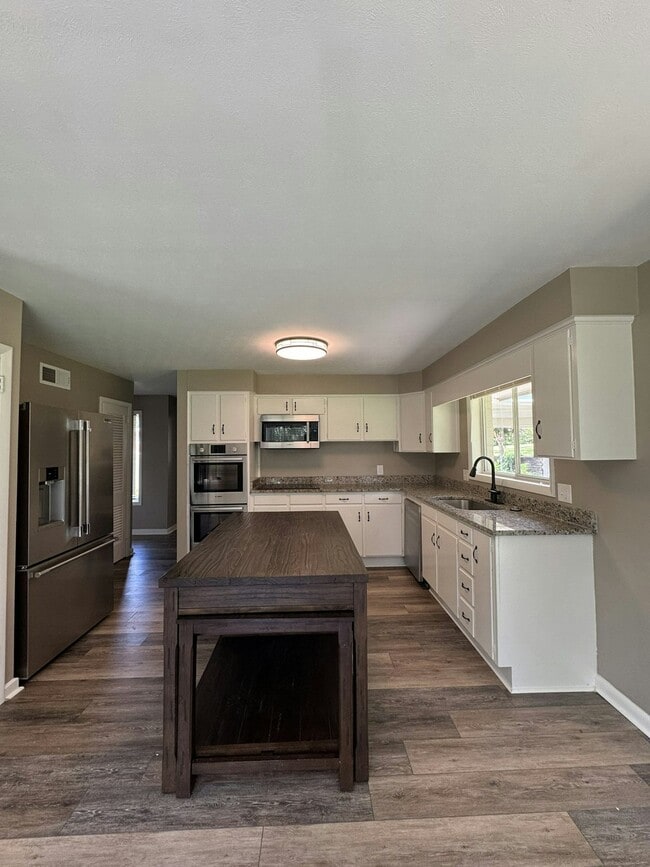 Building Photo - 5979 St Leonards Dr
