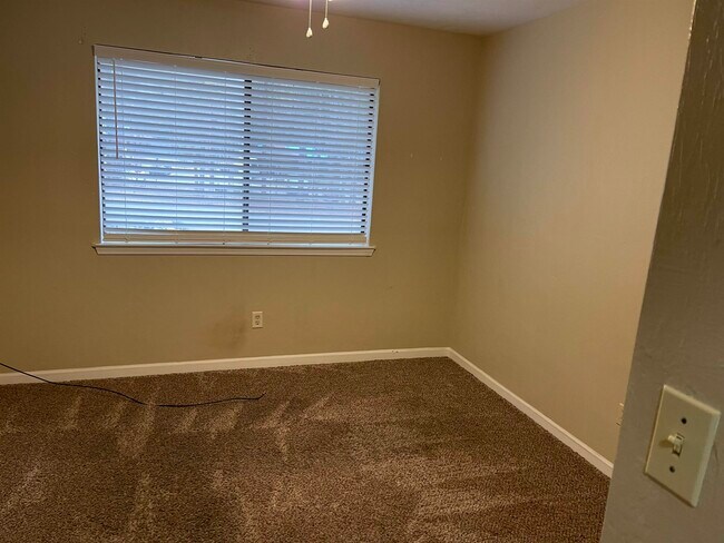 Building Photo - 3206 Ginger Dr