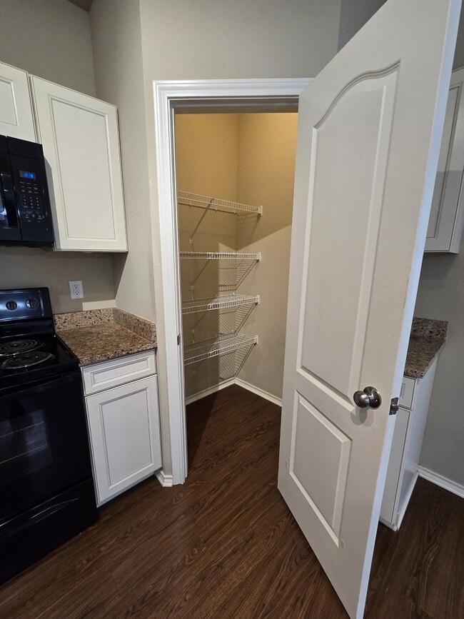 Building Photo - 457 Ambrose Avenue