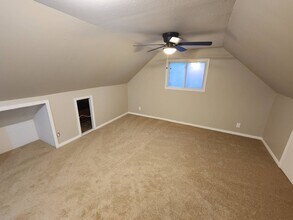 Building Photo - Charming 3-Bedroom Property in Prime Location