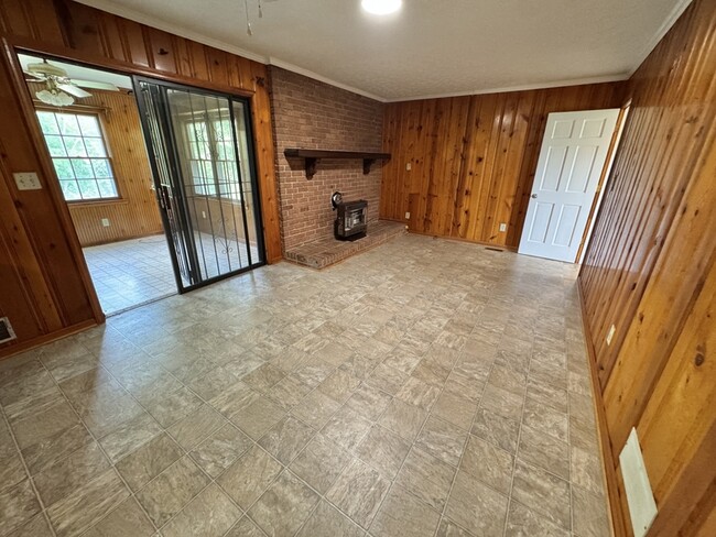 Building Photo - 4469 Georgia 42