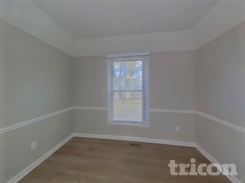 Building Photo - 1928 E Stratford Rd