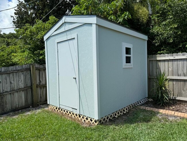 Building Photo - Adorable 3/2 with Bonus Room in Ormond Beach
