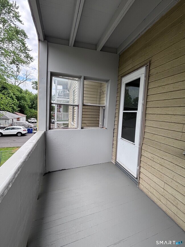 Building Photo - 448 Hillside Ave