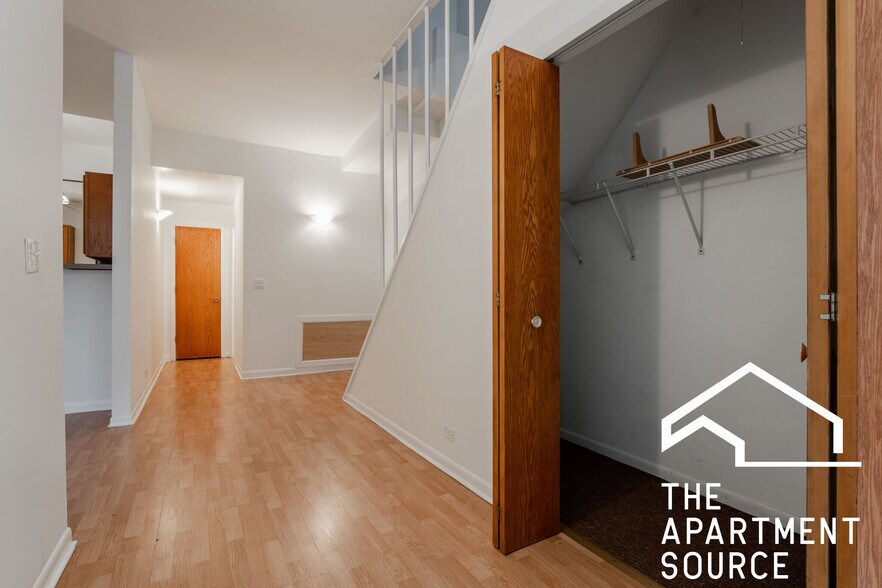 Building Photo - 1844 W Henderson St