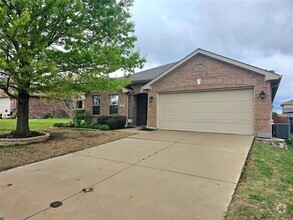 Building Photo - 227 Creekwood Dr