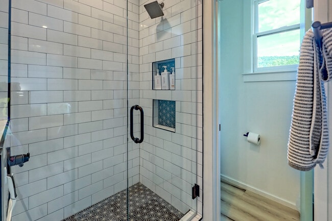 Building Photo - 122 Cannon St