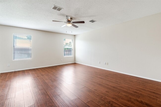 Building Photo - 2232 White Pine Dr