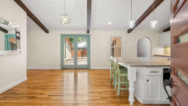 Building Photo - 5745 Riviere Dr