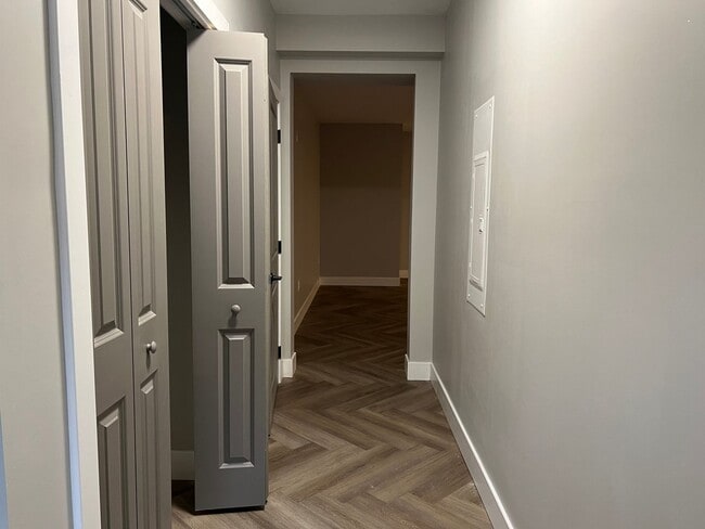 Building Photo - Northside