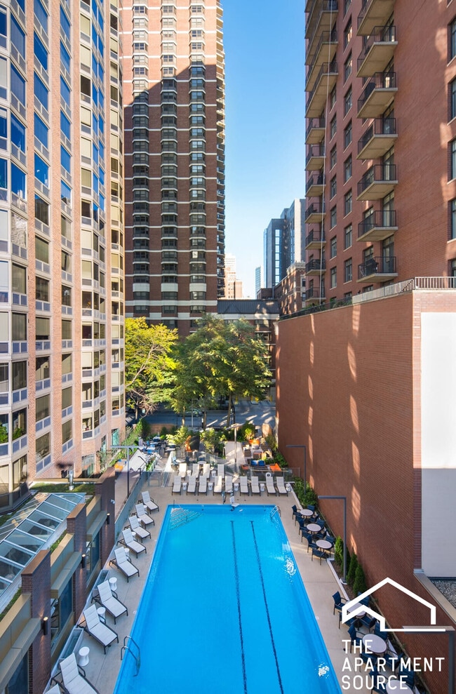 Building Photo - 1130 N Dearborn St